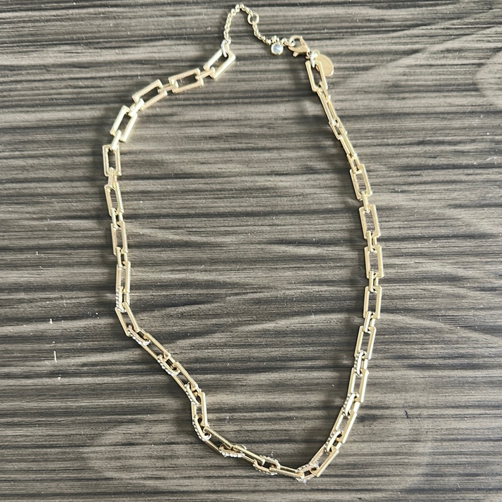 Elegant Gold Chain Necklace